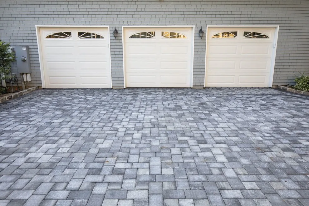 Inviting Long Island Driveway by Cambridge Pavingstones With ArmorTec - Photo 3