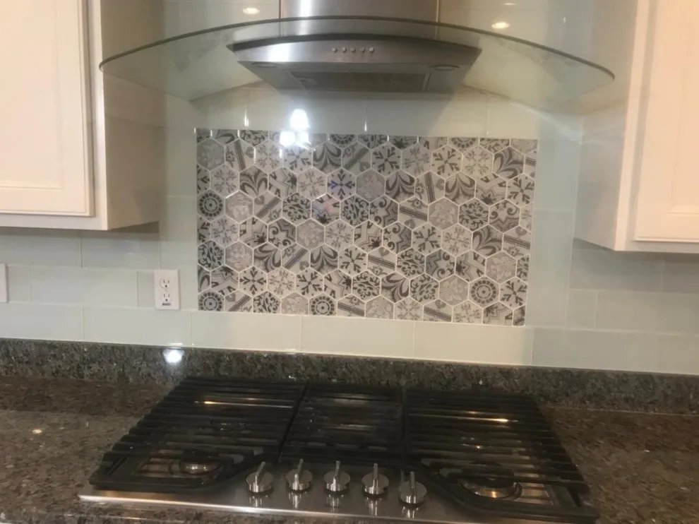SPLASHBACK by Cvm Enterprises INC - Photo 3