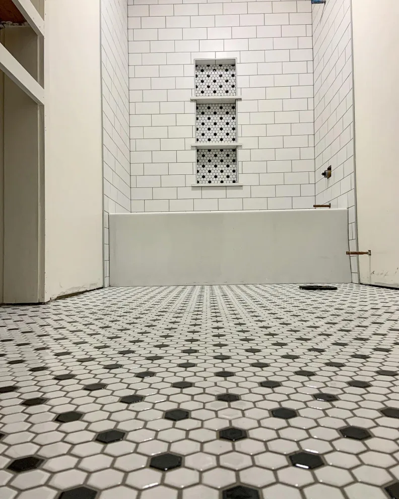 Lafayette, LA Tub Surround Installation by Benchmark Renovations - Photo 4