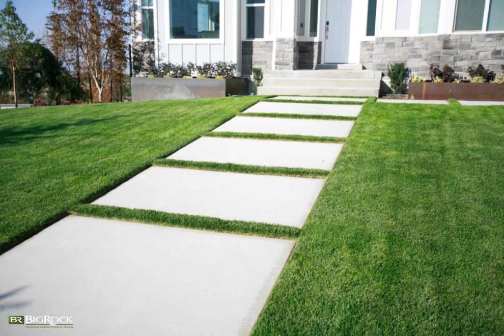 Contemporary Pool And Hardscape Along The Wasatch Front by Big Rock Landscaping - Photo 4
