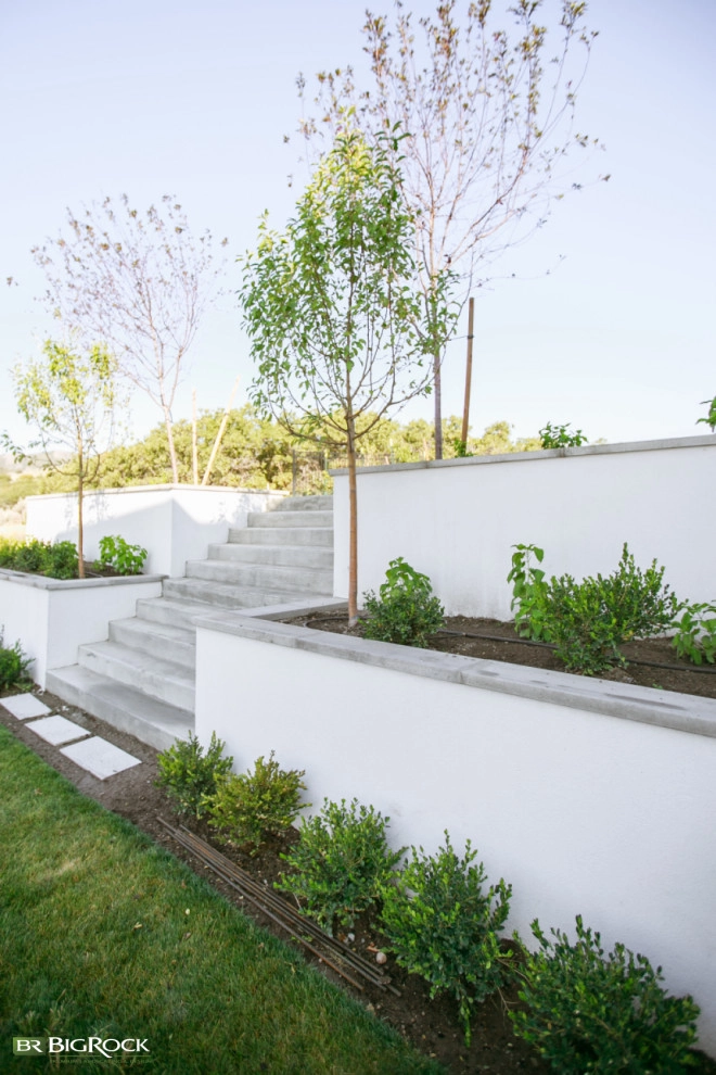 Contemporary Pool And Hardscape Along The Wasatch Front by Big Rock Landscaping - Photo 15