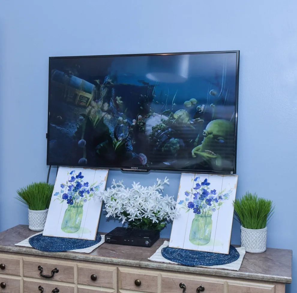 Visitor Accommodations by Leave It To Meeka Interior Décor - Photo 2