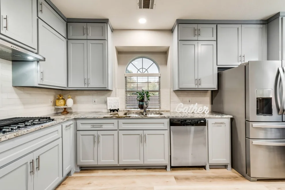 Kitchen Renovation - Color Advice by Anntraves Interior Design - Photo 3