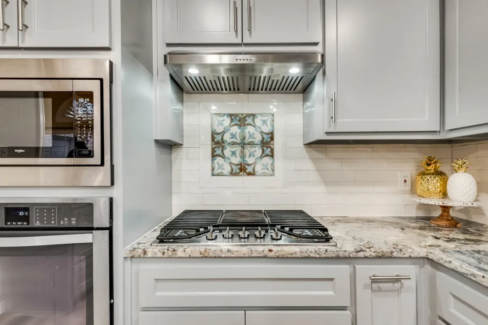 Kitchen Renovation - Color Advice by Anntraves Interior Design - Photo 4