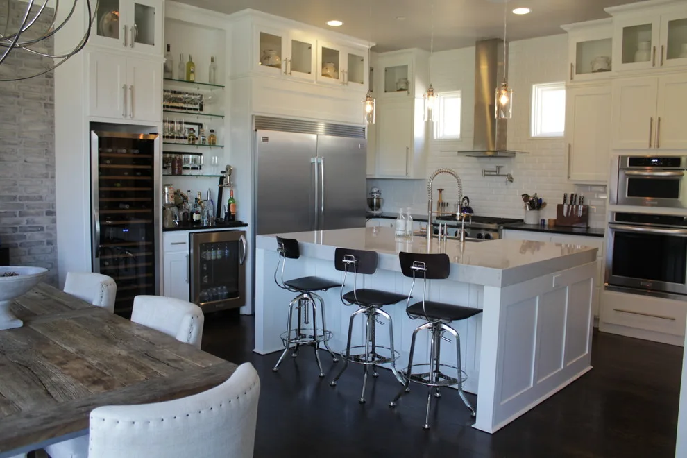 Deep Deuce Hill Condominium by CRH Interior Design, LLC - Photo 2
