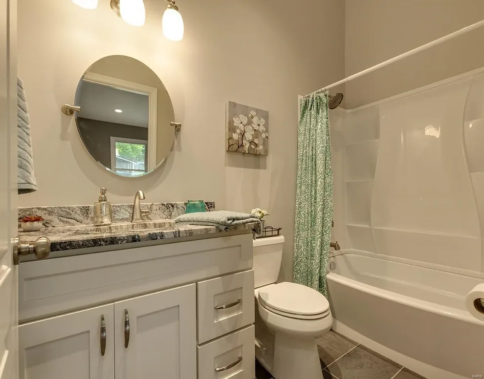 Ballwin Kitchen and Bathroom Design and Staging by Envision Creative Studios - Photo 10