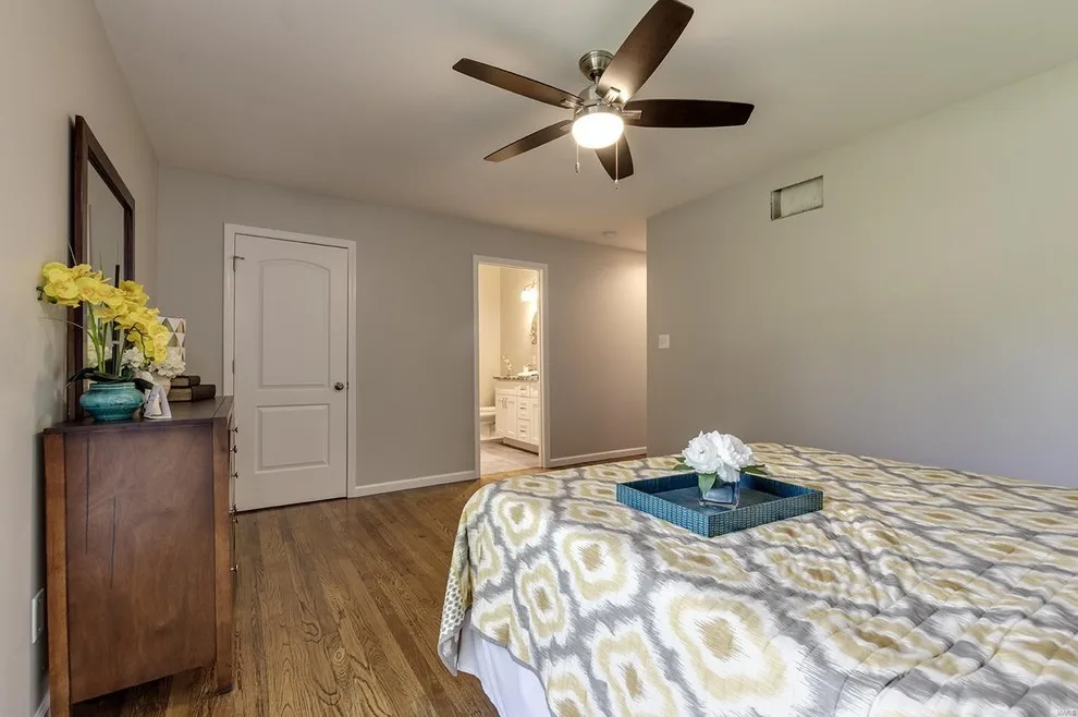 Ballwin Kitchen and Bathroom Design and Staging by Envision Creative Studios - Photo 14