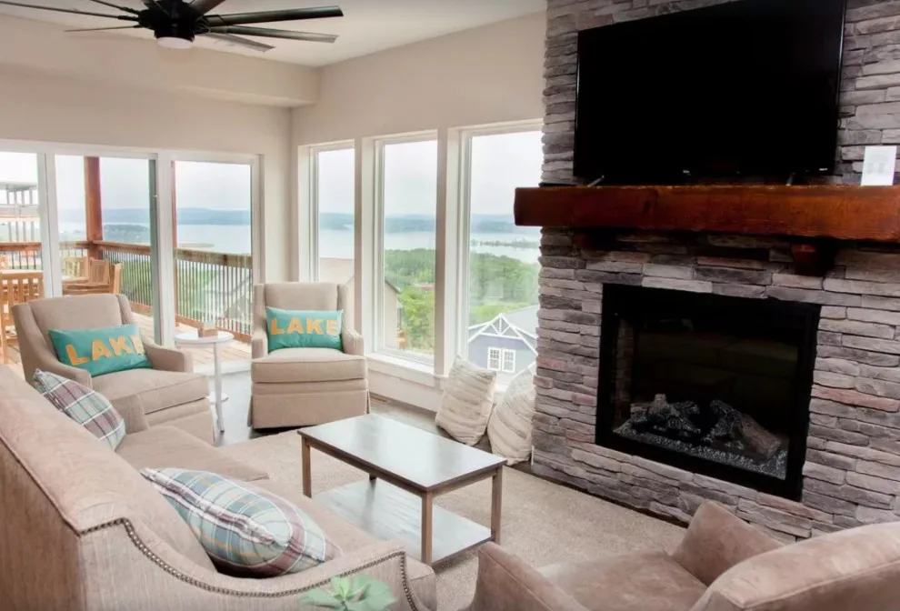 Branson Lakeside Home Design by One Of A Kind - Photo 9