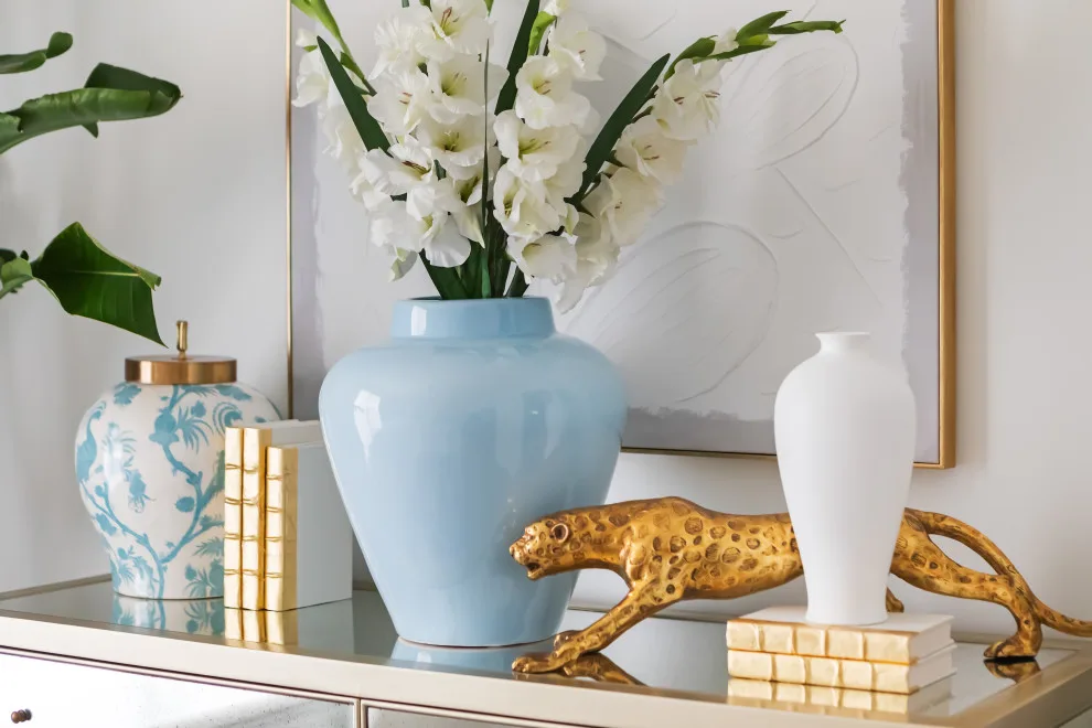 Champagne Blues Luxury Suite by GoldLeaf Interior - Photo 12