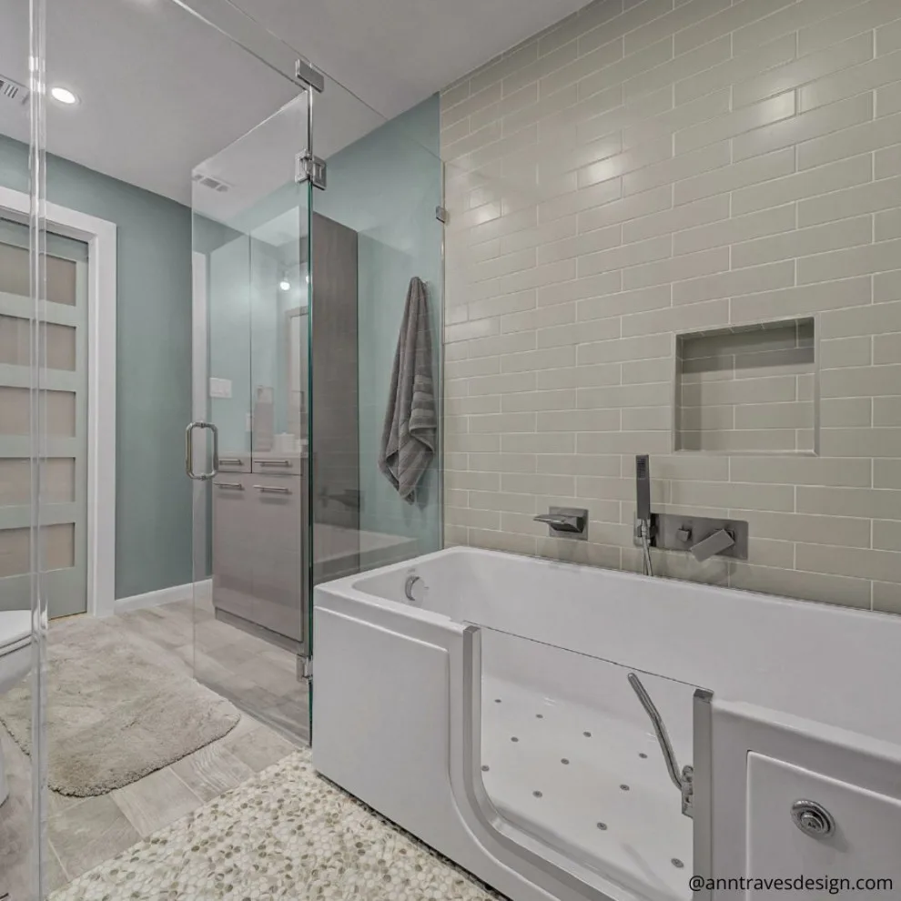 Project Restroom Serenity by Anntraves Interior Design - Photo 4