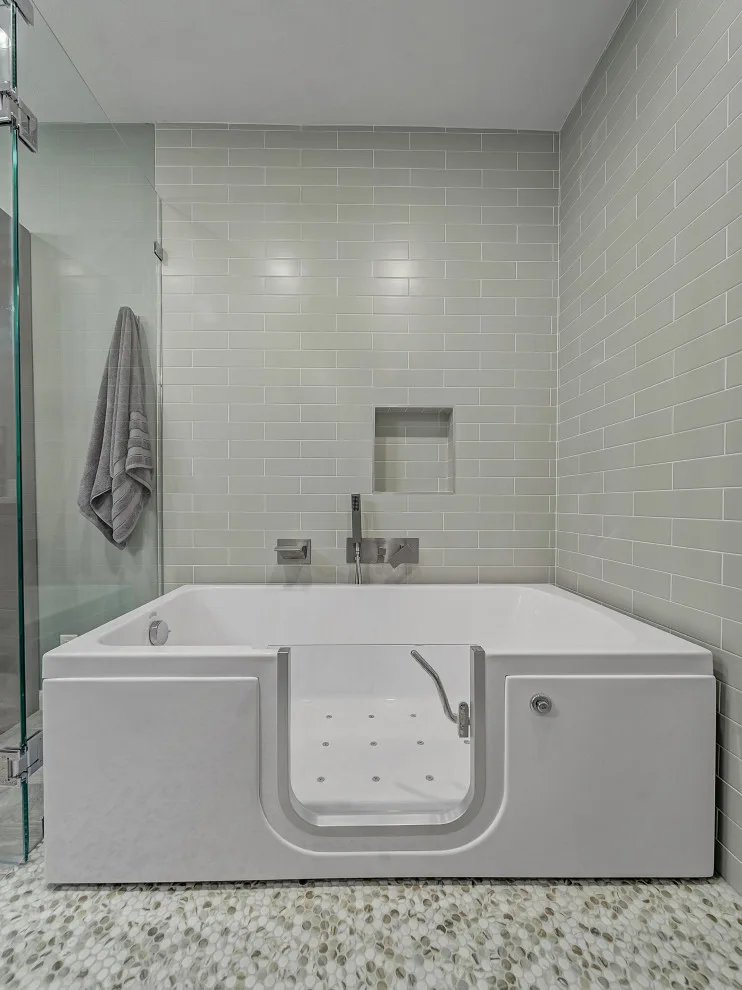 Project Restroom Serenity by Anntraves Interior Design - Photo 6
