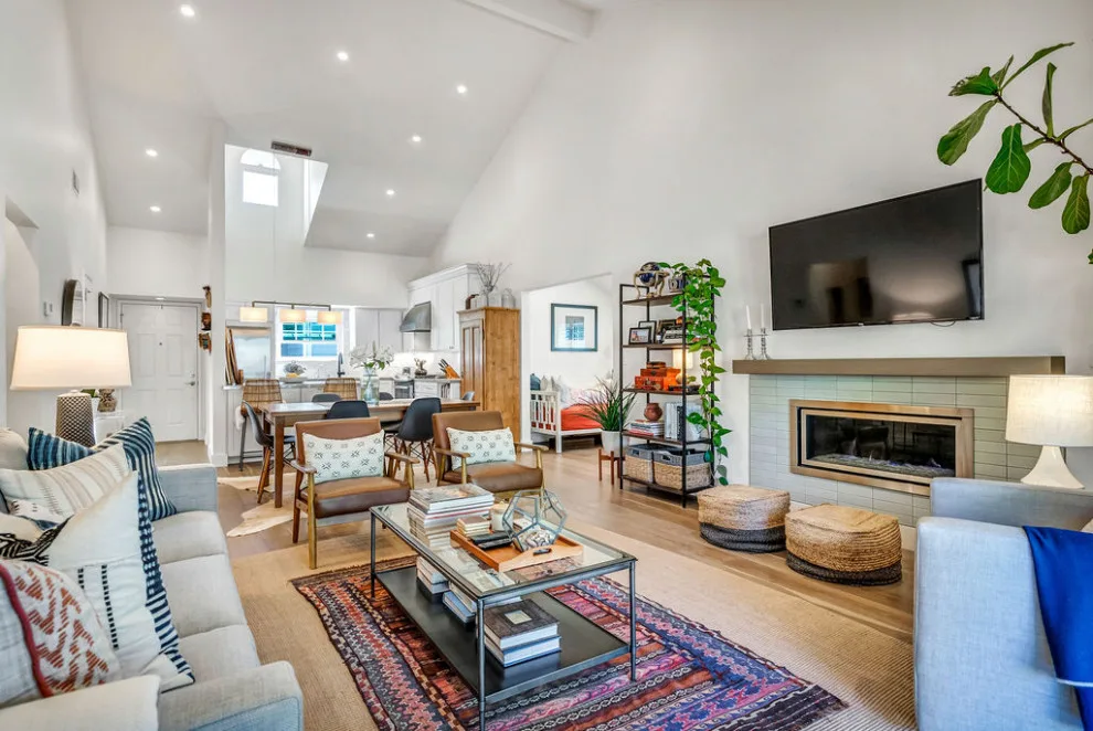 Eclectic Retreat by WoodFiberClay Interiors - Photo 8