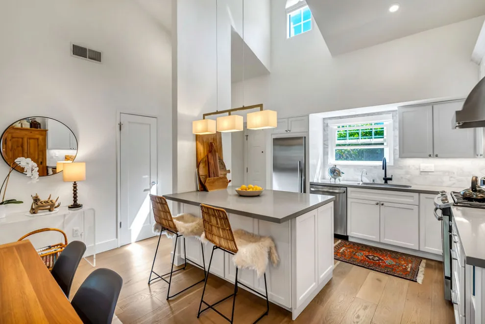 Eclectic Retreat by WoodFiberClay Interiors - Photo 6
