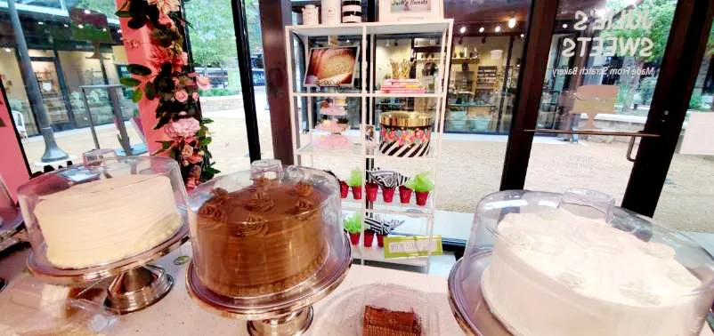 Julie’s Pastry Shop by Anntraves Interior Design - Photo 9