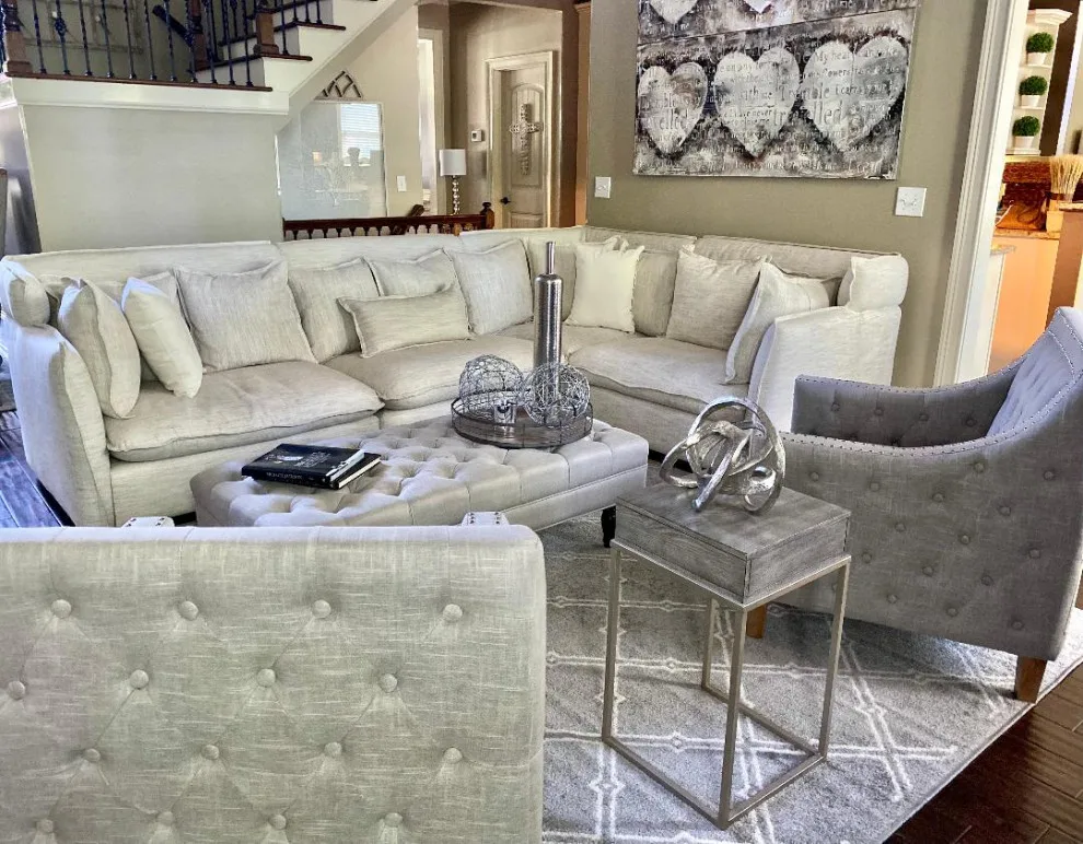 Carlington Interior Decor - Photo 8