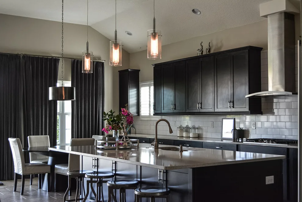 Modern Elegant Residence by Maria Rose Interiors LLC - Photo 3