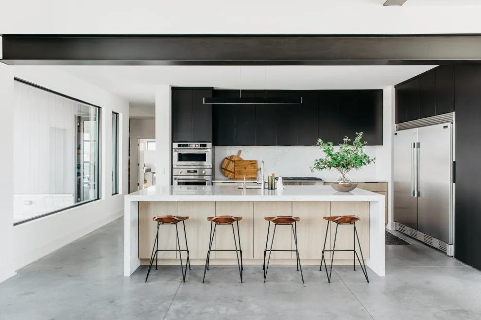 Contemporary Lakehouse in Ashland by Amethyst Home - Photo 9