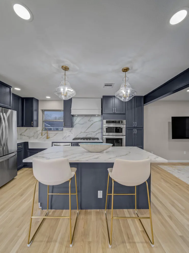 Culinary Enhancement with Open Design by Anntraves Interior Design - Photo 9