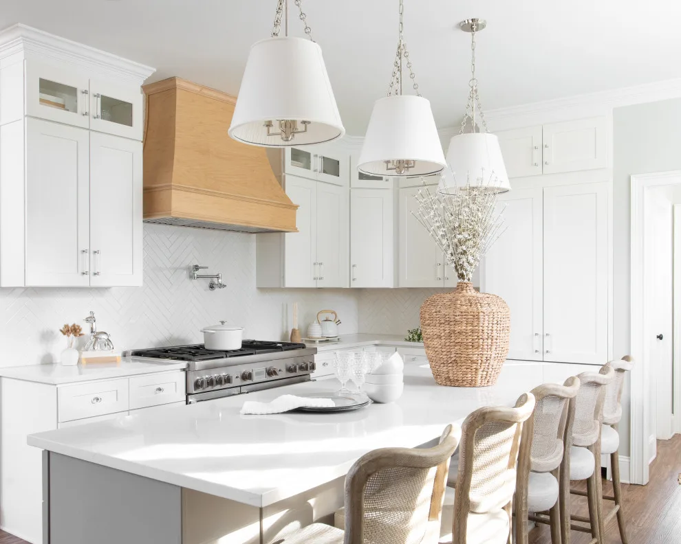 Contemporary Parisian Kitchen by GoldLeaf Interior - Photo 2
