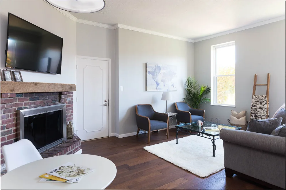 Pittsburgh Apartment by Elite Design & Home Staging - Photo 11