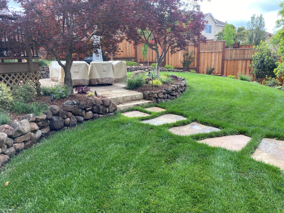 Sky Hawk Residence by Geared For Growing Landscape Services - Photo 3