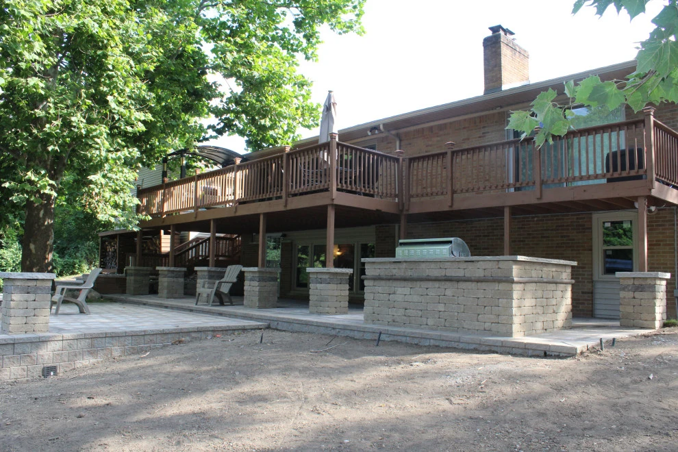 Paver Patio featuring built in grill by GLC Lawn & Landscaping LLC - Photo 2