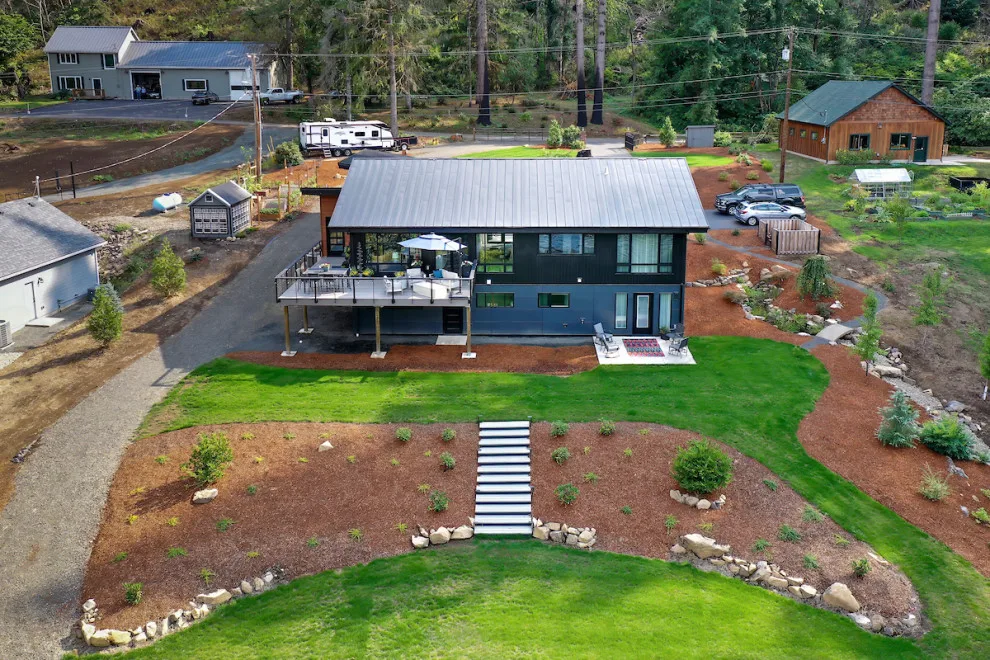 Holiday Farm Residential Reconstruction After Fire by Agate Architecture, LLC - Photo 22
