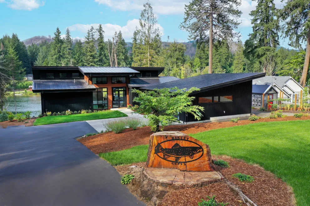 Holiday Farm Residential Reconstruction After Fire by Agate Architecture, LLC - Photo 5