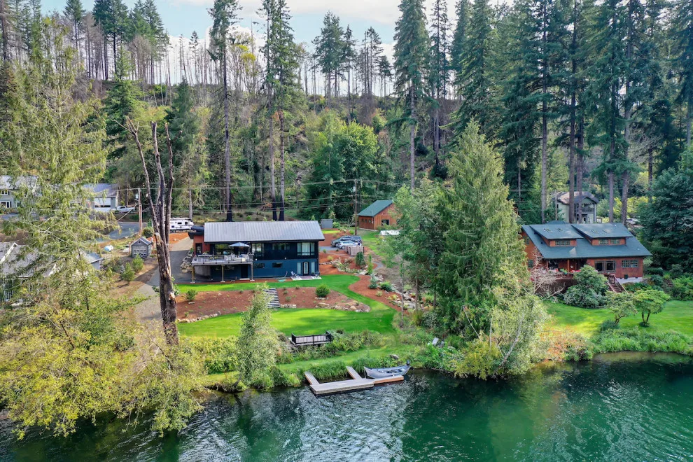 Holiday Farm Residential Reconstruction After Fire by Agate Architecture, LLC - Photo 28