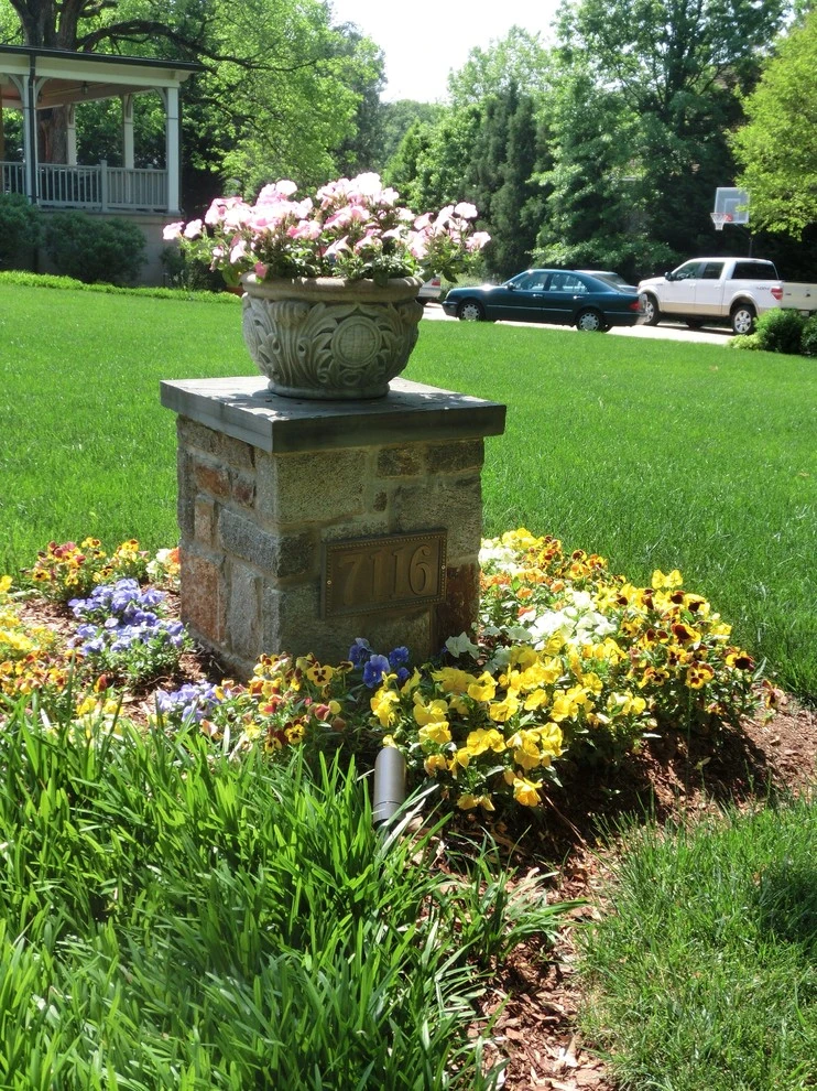 Planting Design by Green Spaces Landscaping - Photo 8