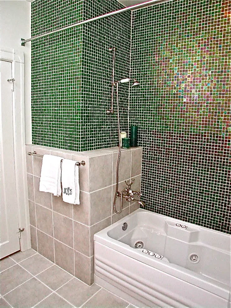 Hurst Street Restroom by Volume Zero, LLC - Photo 2