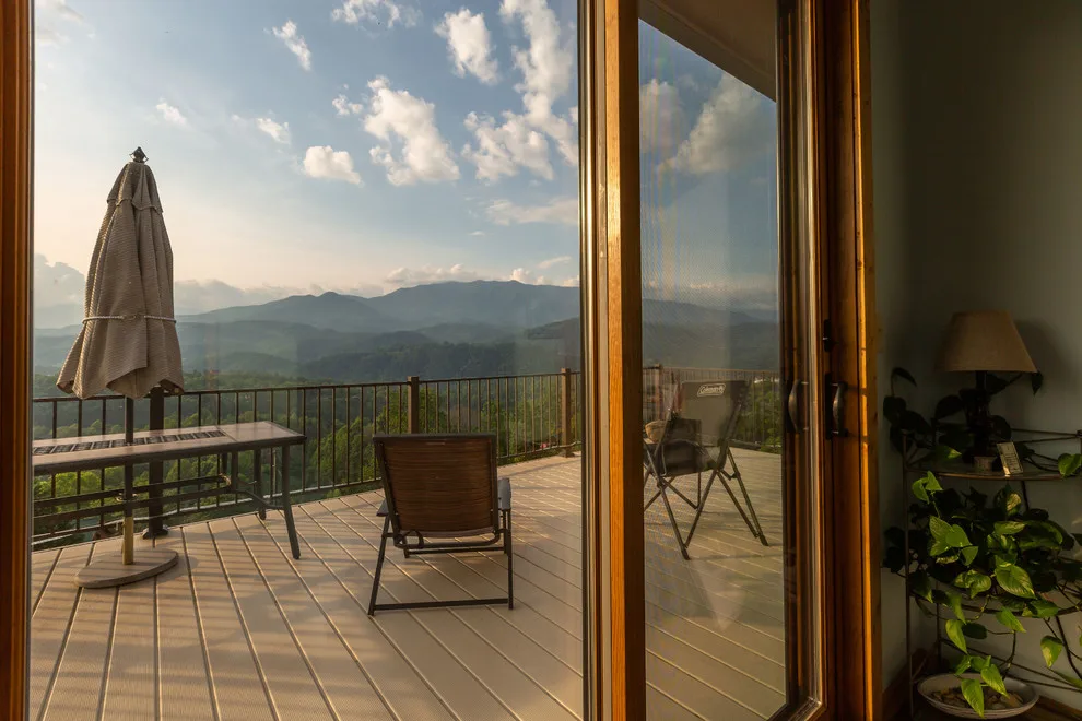 Kings Route Mountain Residence by Rosser Design Studio - Photo 4