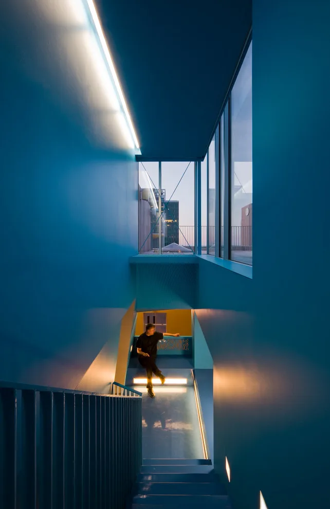 L Home by Actual Architecture Company - Photo 6