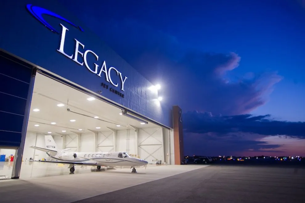 Classic Jet by Stanton W. Espinosa Architects, LLC. - Photo 4