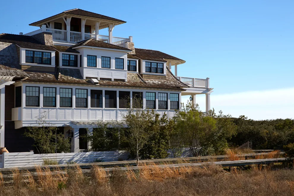 Elegant Seaside Getaway by Blue Oak Architecture - Photo 3