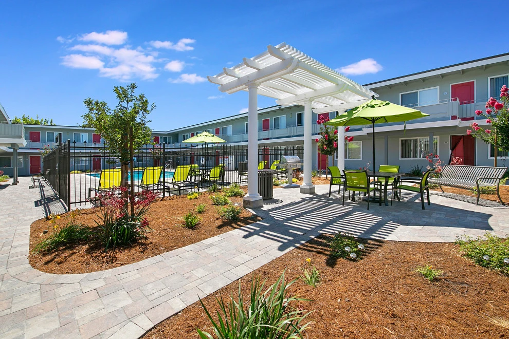 Resort Feel Apartment Upgrade by DPG Pavers And Design - Photo 10