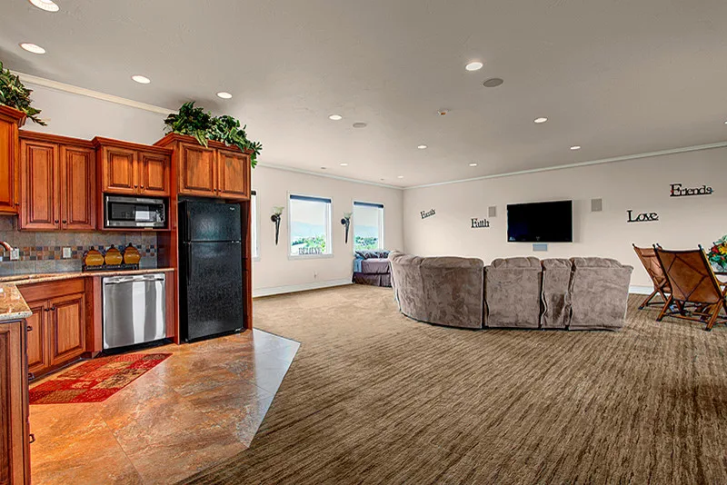 Regal by Complete Design Inc. - Photo 15