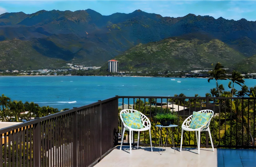 HAWAII KAI SIGNIFICANT RENOVATION by William J. Benjamin, AIA | Lux Homes Hawaii - Photo 5