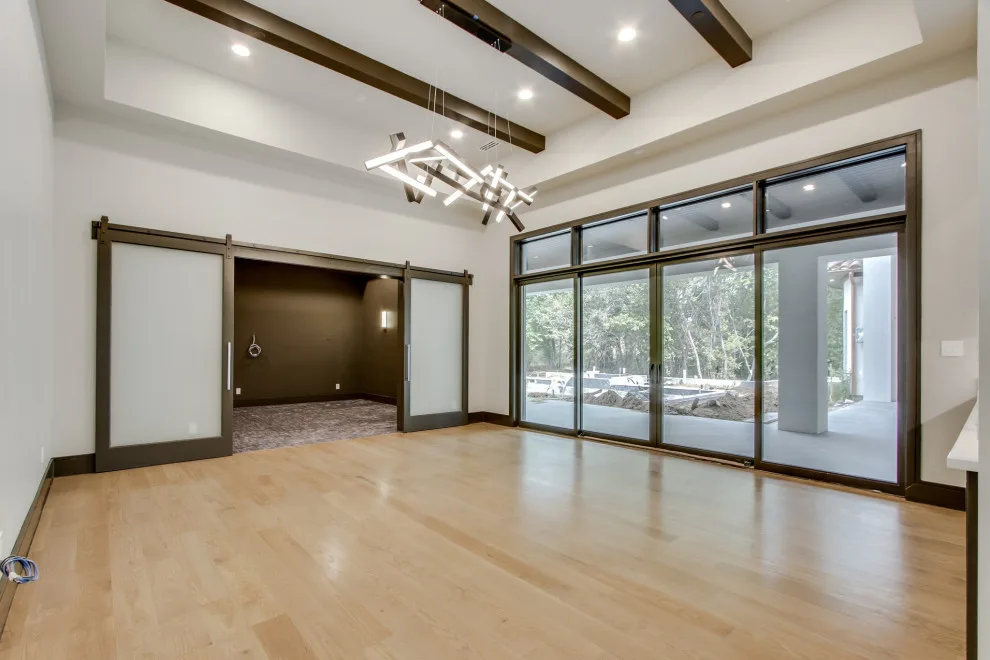 Distinctive Dwellings - Thayne Hillrichs - Photo 2
