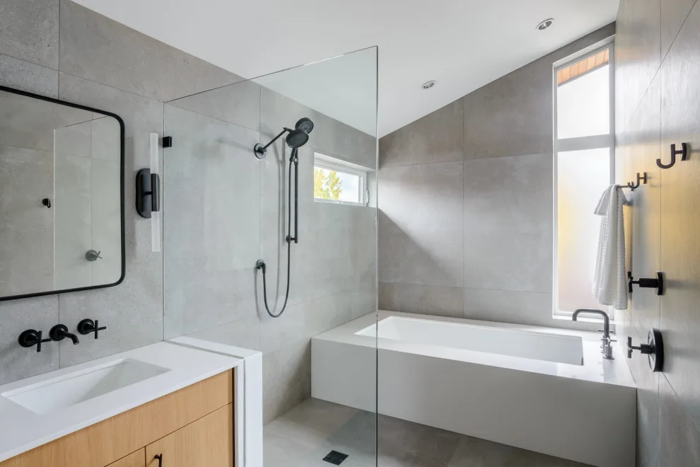 Meridian Home by Click Architects - Photo 27