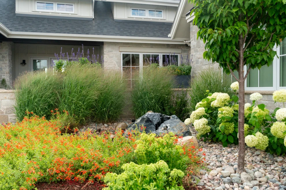 MOUNTAIN CANVAS by Duke's Landscape Company - Photo 4