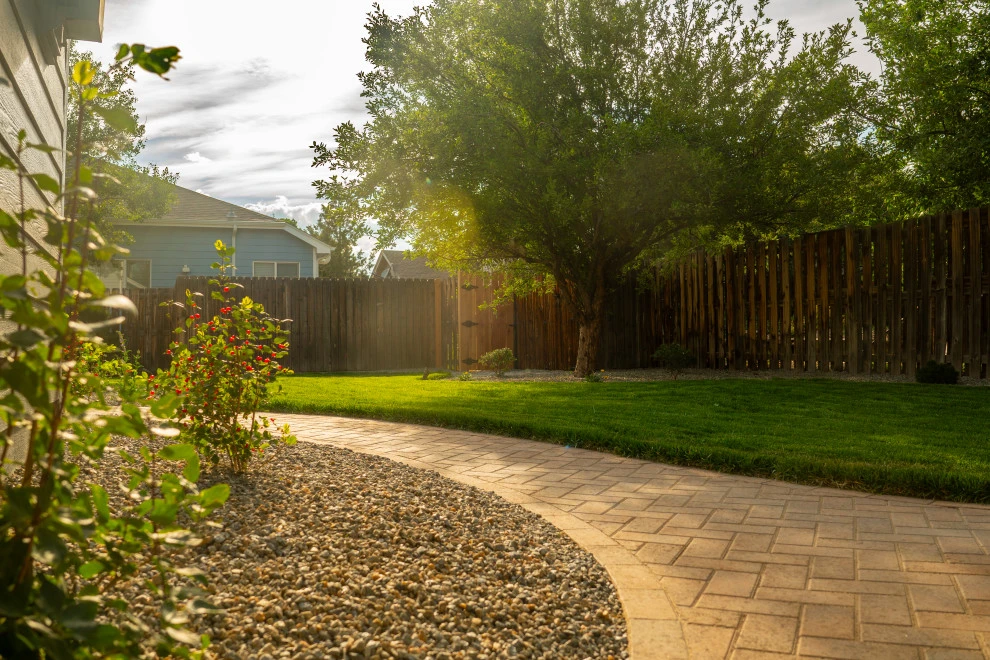 SUBURB SANCTUARY by Duke's Landscape Company - Photo 3