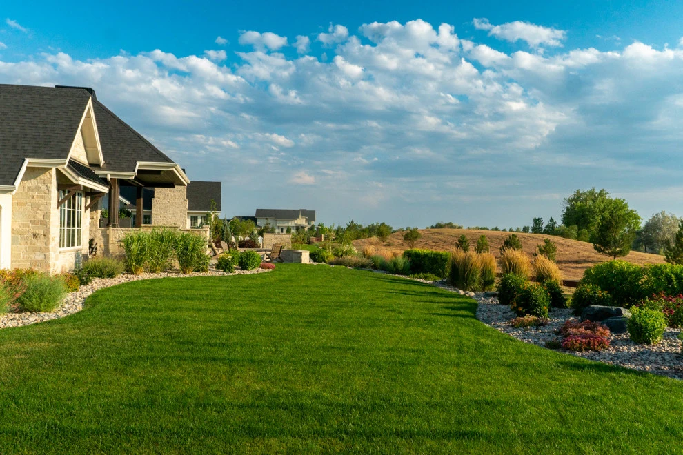MOUNTAIN CANVAS by Duke's Landscape Company - Photo 9