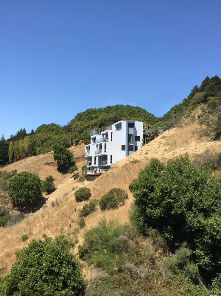 Contemporary Mountainside Residence by Marc Newman Architect - Photo 5
