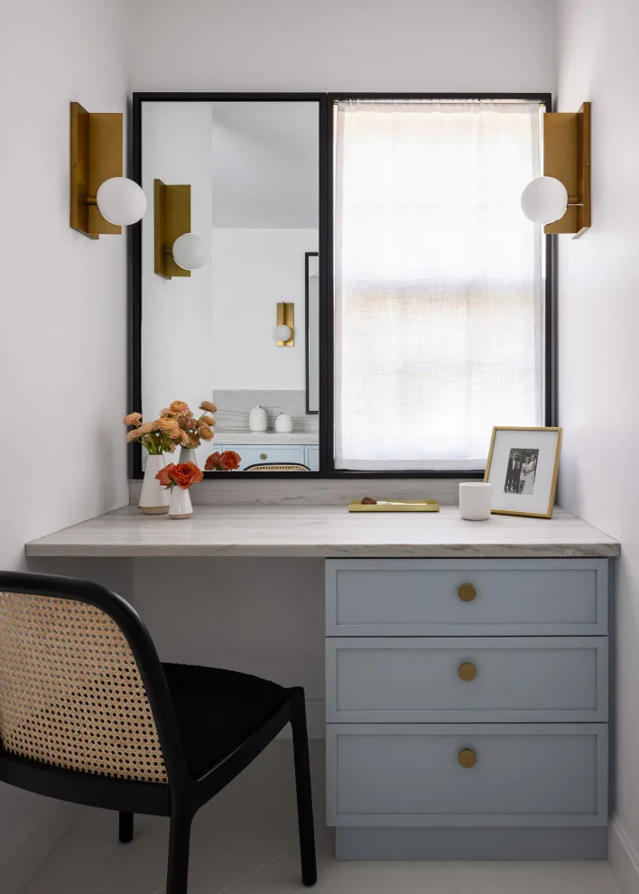 Contemporary Estate by Lisa Schmitz Interior Design - Photo 6