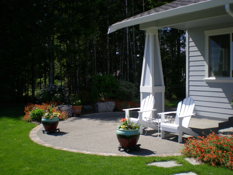 Small backyards by Puget Sound Landscaping, Inc. - Photo 2