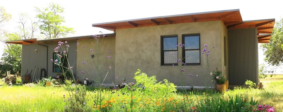 Contemporary Straw Bale Home by Hyland Fisher - Architect - Photo 6