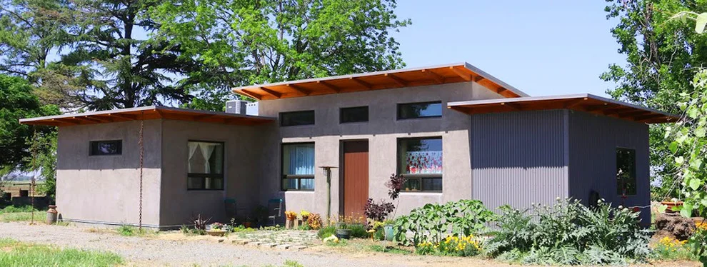 Contemporary Straw Bale Home by Hyland Fisher - Architect - Photo 2