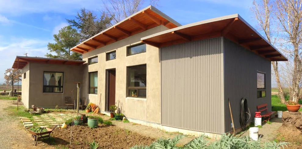 Contemporary Straw Bale Home by Hyland Fisher - Architect - Photo 4
