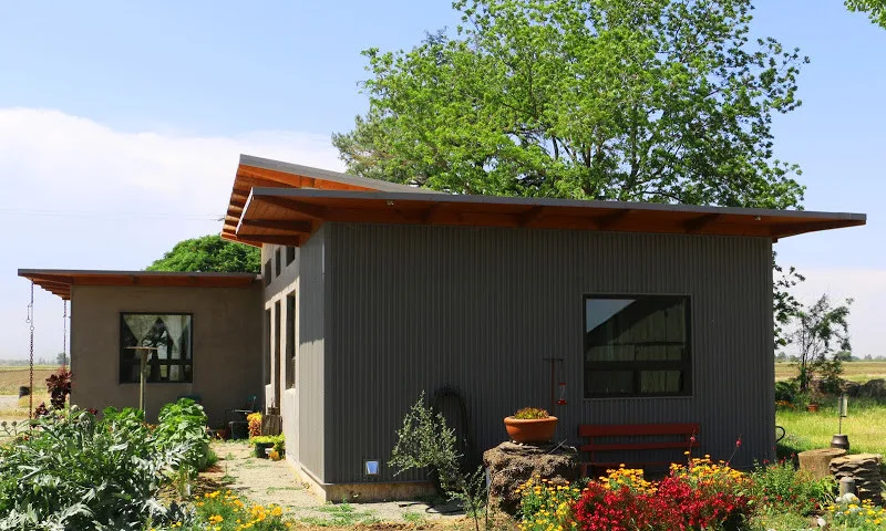 Contemporary Straw Bale Home by Hyland Fisher - Architect - Photo 3